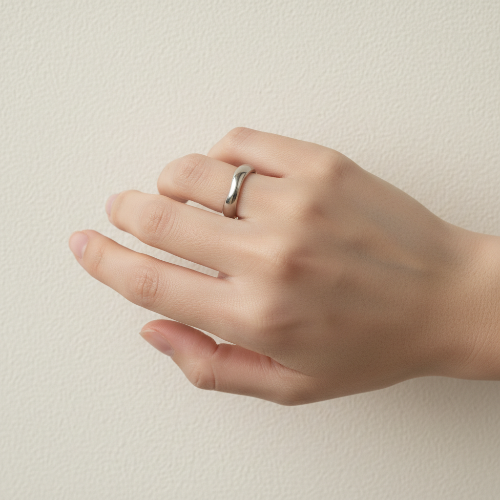 Minimalist Adjustable Ring - Lifestyle